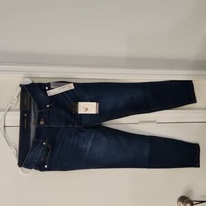 TAHARI Skinny Jeans